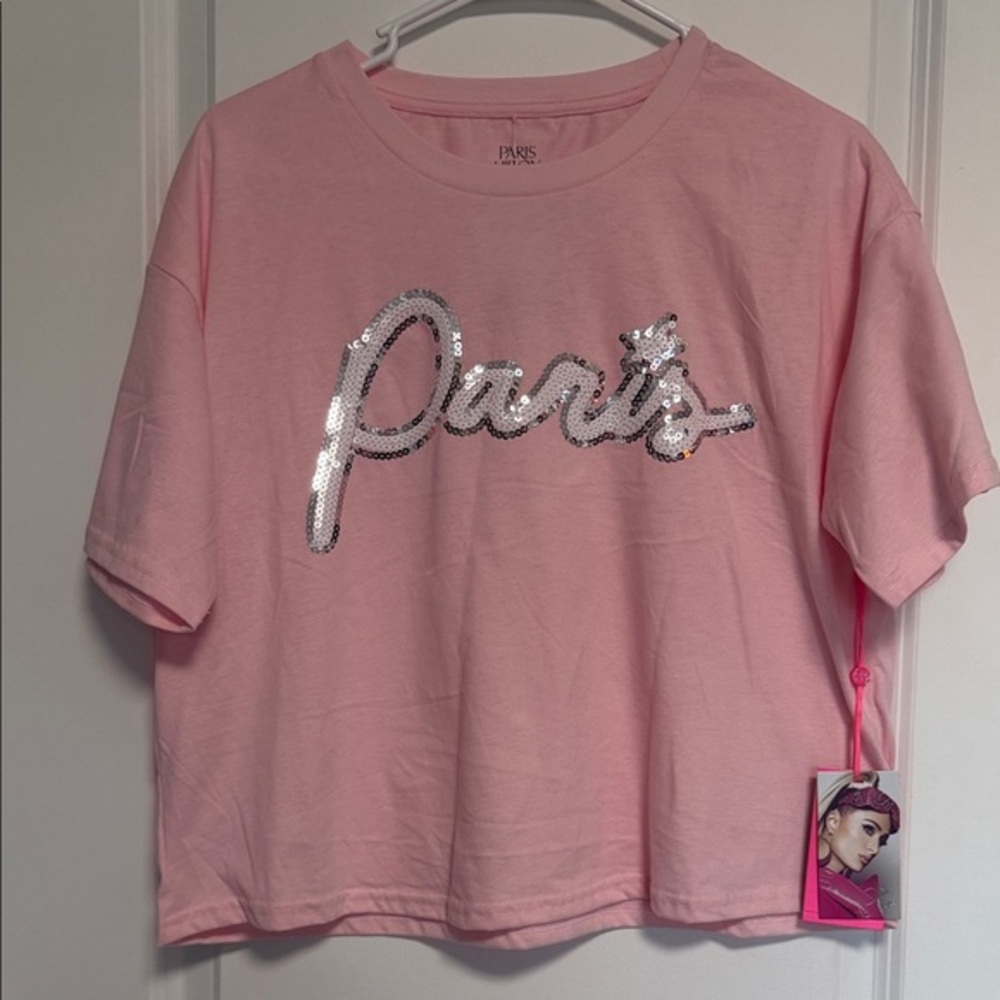 💗 Paris Hilton Sequin Logo Crop Tee – NWT 💗